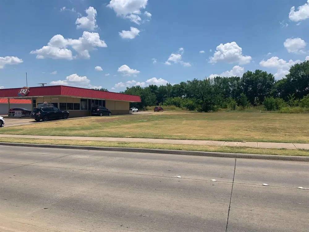 1010 E Broad Street Mansfield, TX 76063