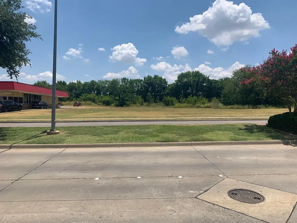 1010 E Broad Street Mansfield, TX 76063