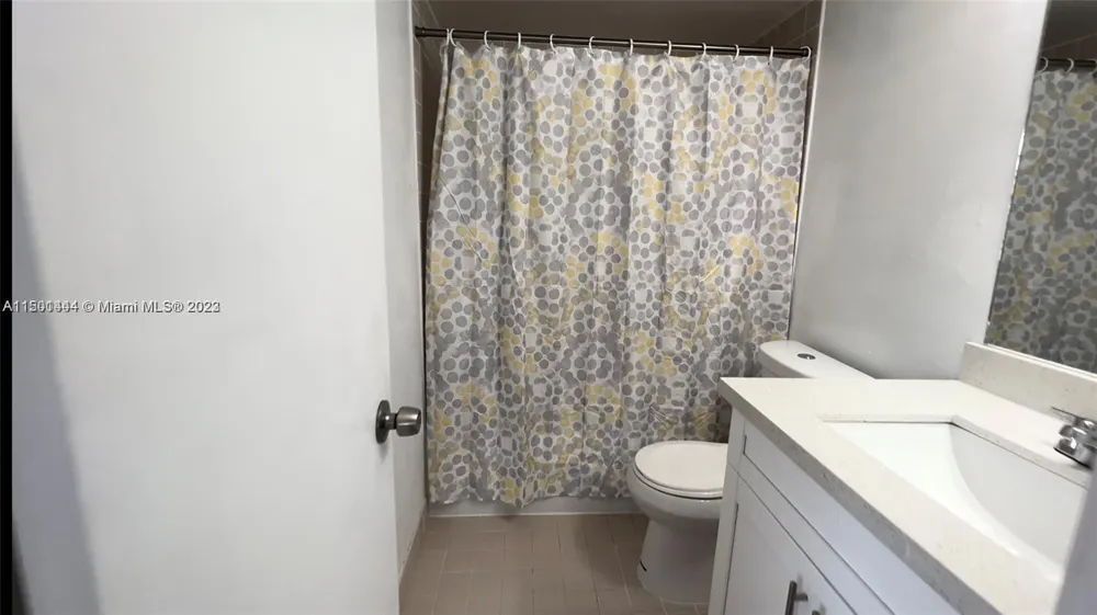 8260 SW 210th St #220 Cutler Bay, FL 33189