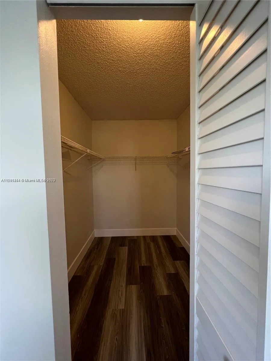 8260 SW 210th St #220 Cutler Bay, FL 33189