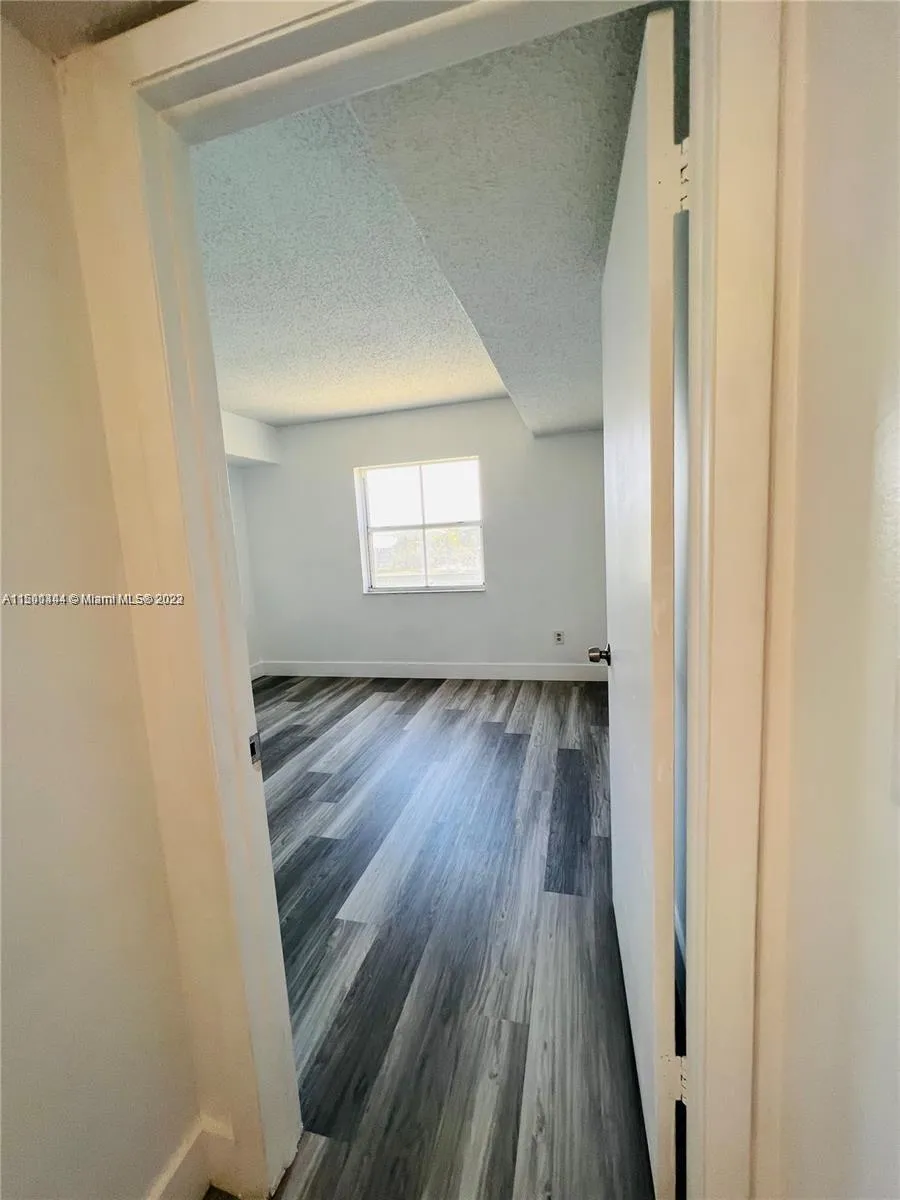 8260 SW 210th St #220 Cutler Bay, FL 33189
