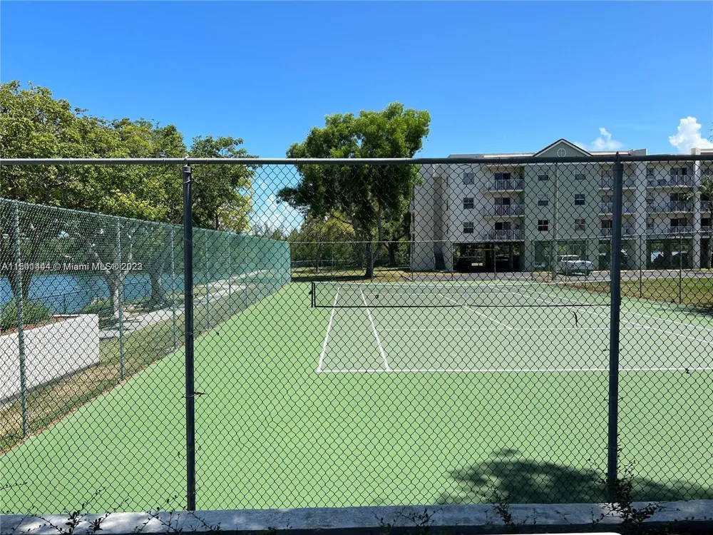 8260 SW 210th St #220 Cutler Bay, FL 33189