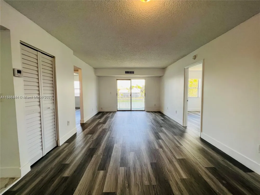 8260 SW 210th St #220 Cutler Bay, FL 33189