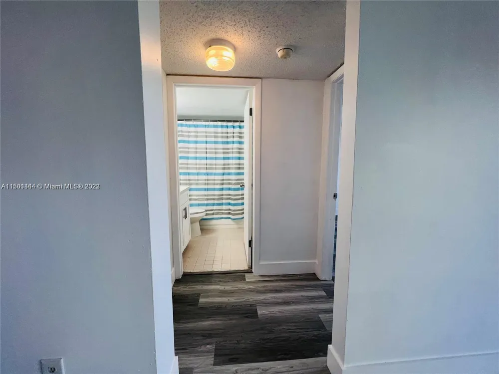 8260 SW 210th St #220 Cutler Bay, FL 33189