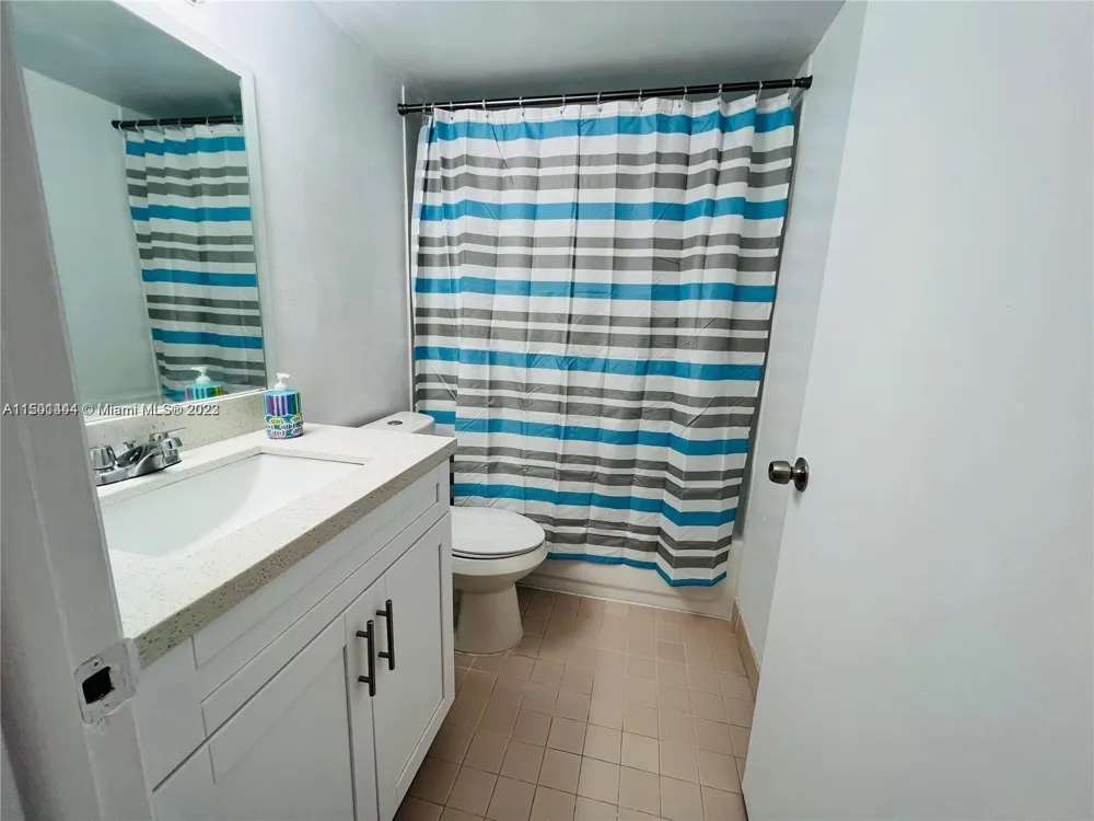8260 SW 210th St #220 Cutler Bay, FL 33189