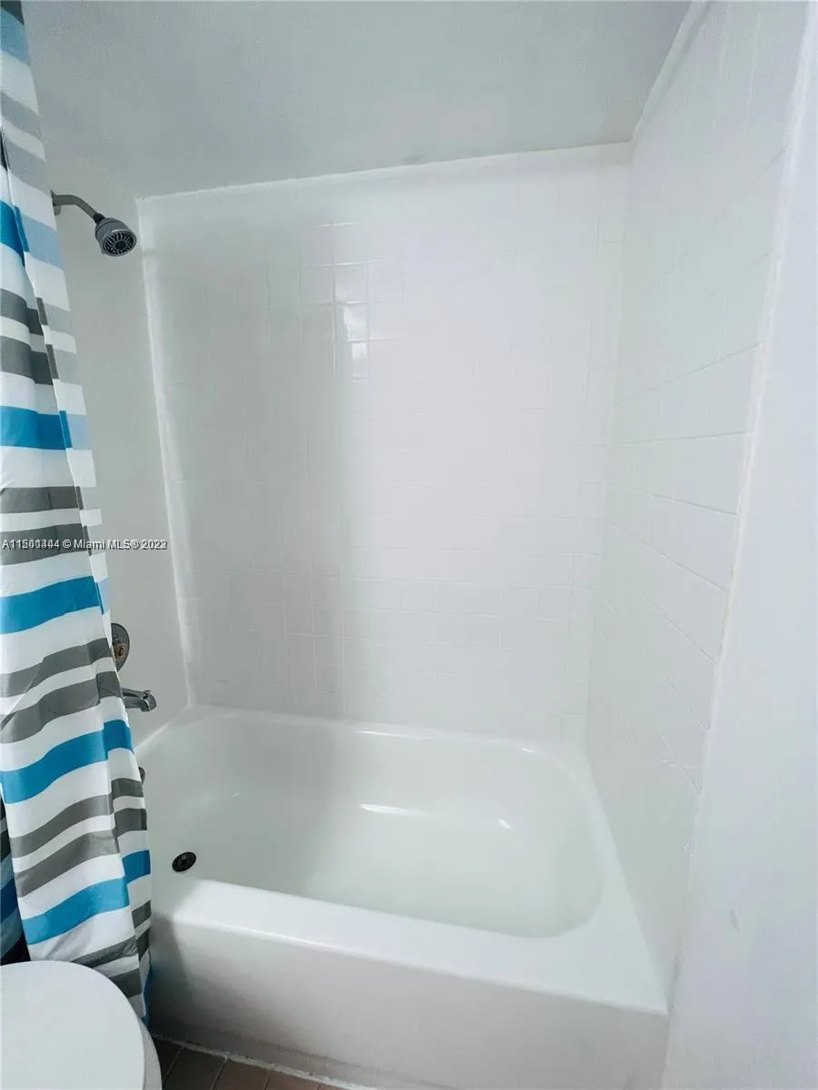 8260 SW 210th St #220 Cutler Bay, FL 33189