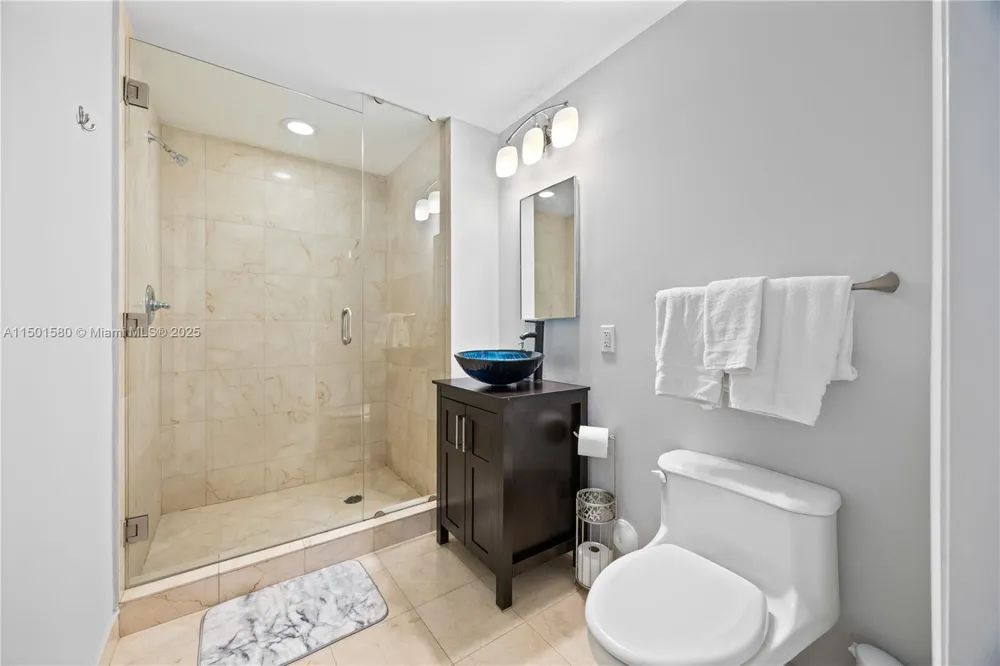 6365 Collins Ave #4106 Miami Beach, FL 33141