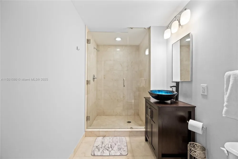 6365 Collins Ave #4106 Miami Beach, FL 33141