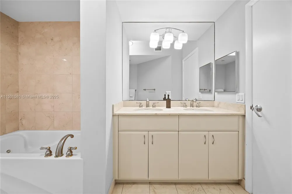 6365 Collins Ave #4106 Miami Beach, FL 33141