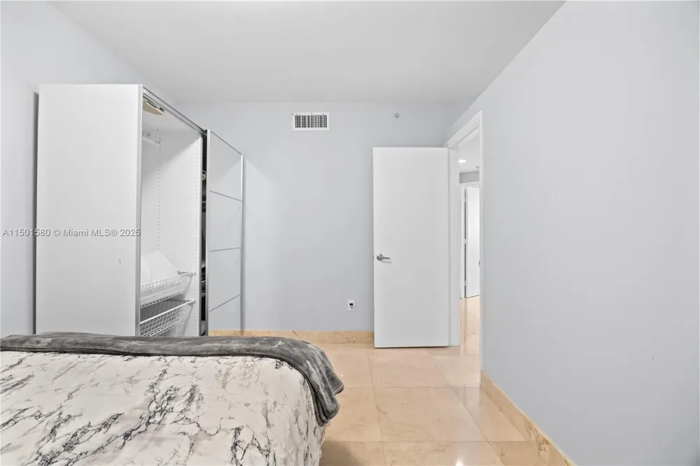 6365 Collins Ave #4106 Miami Beach, FL 33141