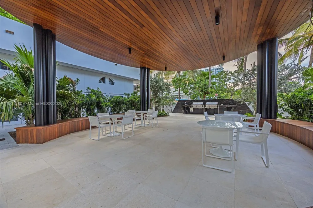 6365 Collins Ave #4106 Miami Beach, FL 33141