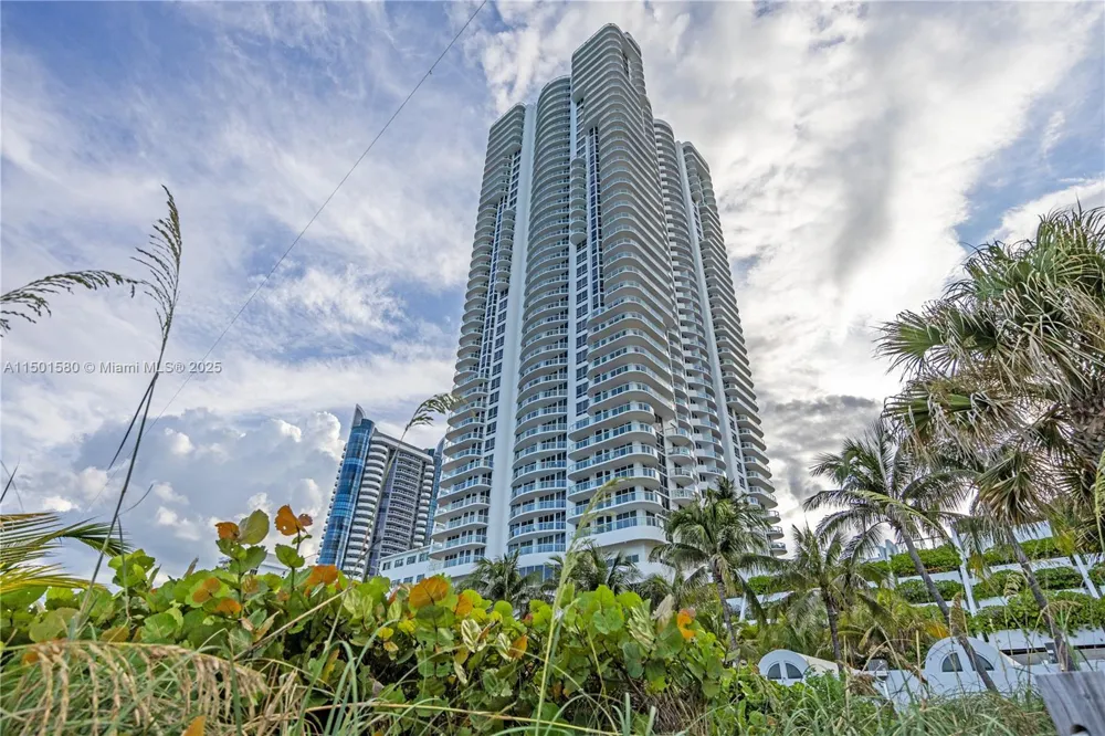 6365 Collins Ave #4106 Miami Beach, FL 33141