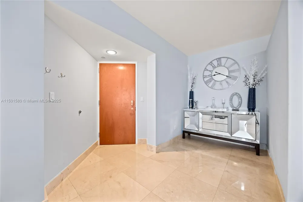 6365 Collins Ave #4106 Miami Beach, FL 33141