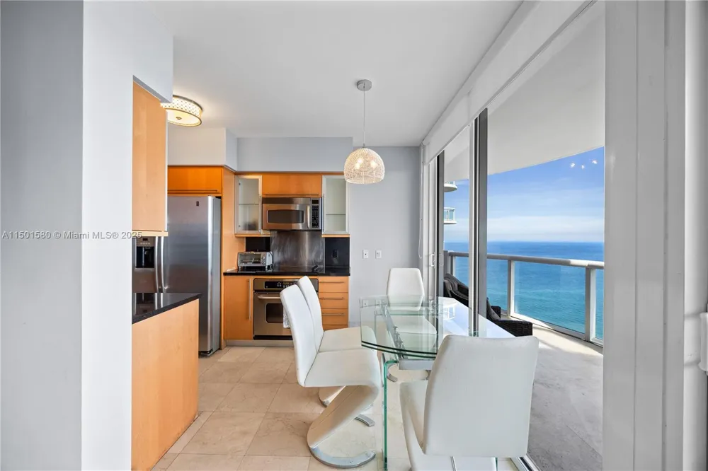 6365 Collins Ave #4106 Miami Beach, FL 33141