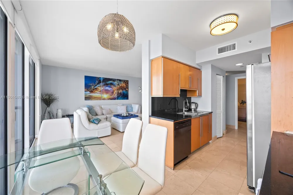 6365 Collins Ave #4106 Miami Beach, FL 33141