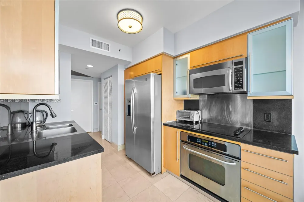 6365 Collins Ave #4106 Miami Beach, FL 33141