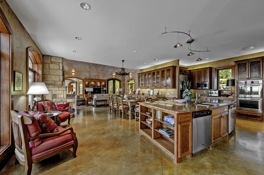 5094 Tower Drive Kingston, OK 73439