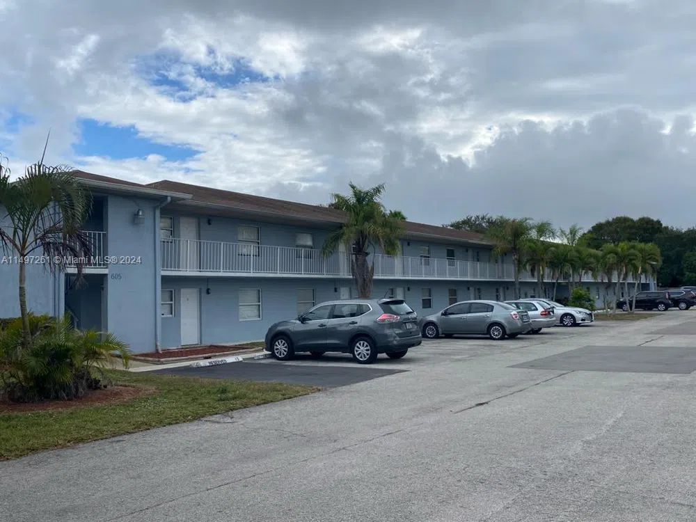 617 Ixoria Ave #29 Fort Pierce, FL 34982