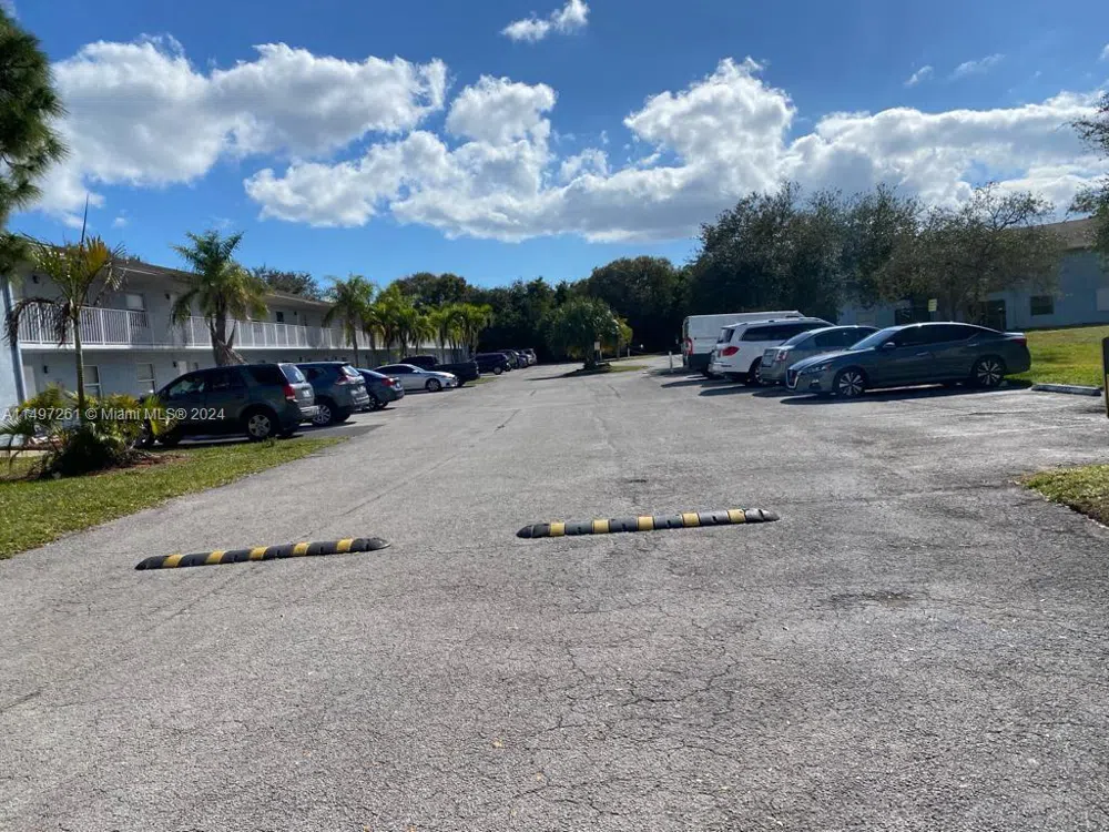 617 Ixoria Ave #29 Fort Pierce, FL 34982