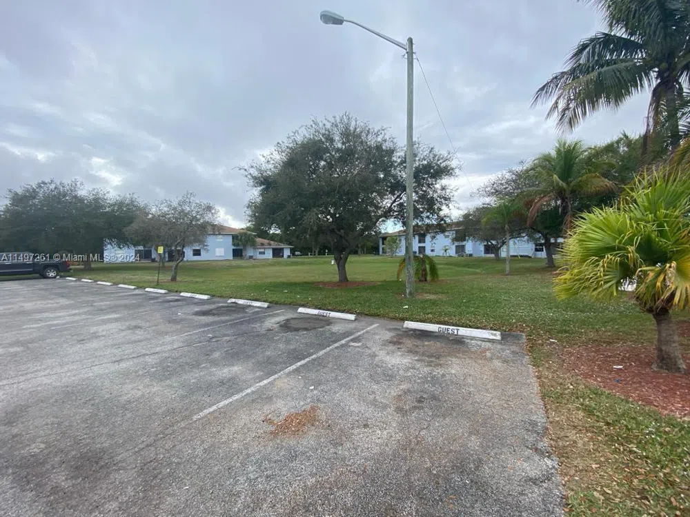 617 Ixoria Ave #29 Fort Pierce, FL 34982