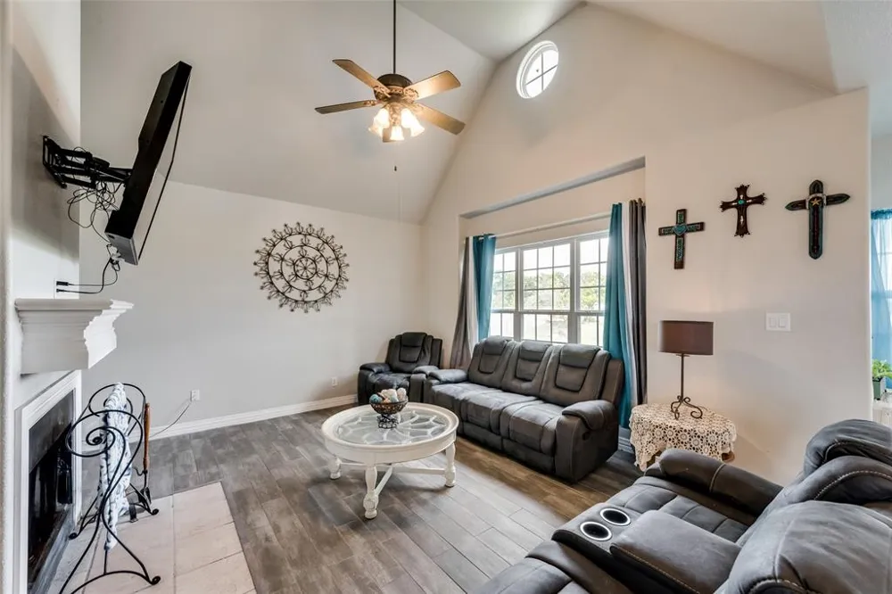 5646 US Highway 69 Celeste, TX 75423