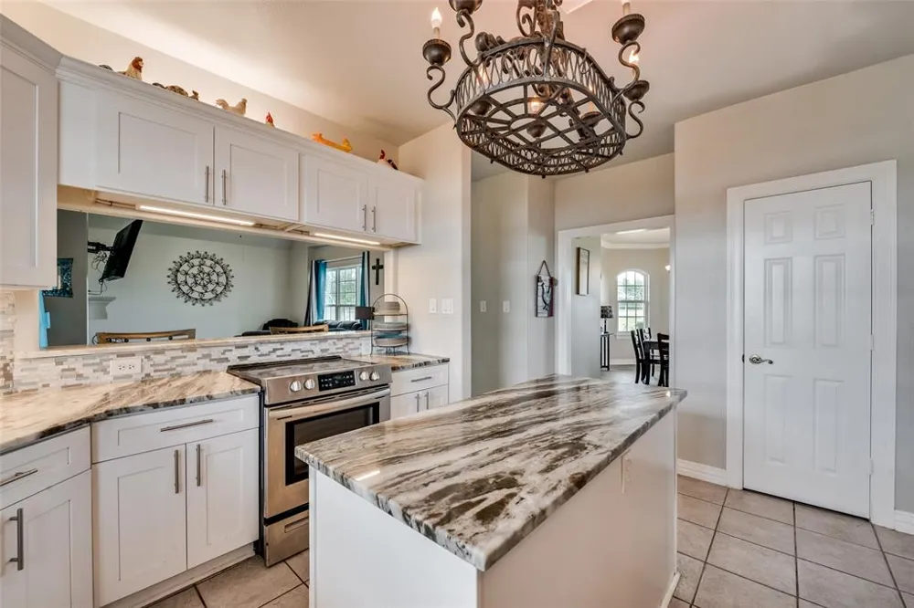 5646 US Highway 69 Celeste, TX 75423