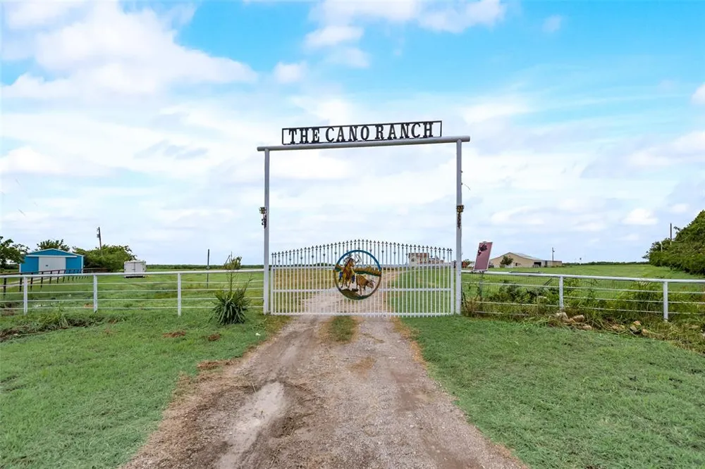 5646 US Highway 69 Celeste, TX 75423