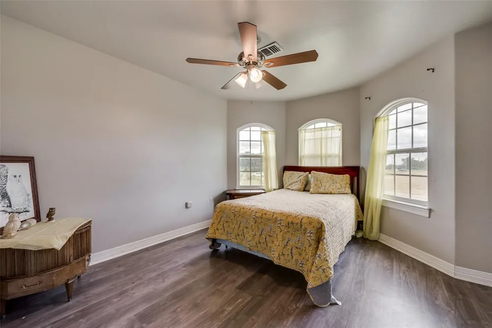 5646 US Highway 69 Celeste, TX 75423