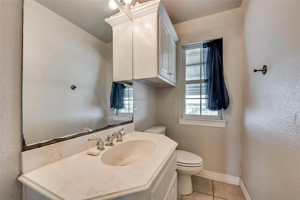 5646 US Highway 69 Celeste, TX 75423