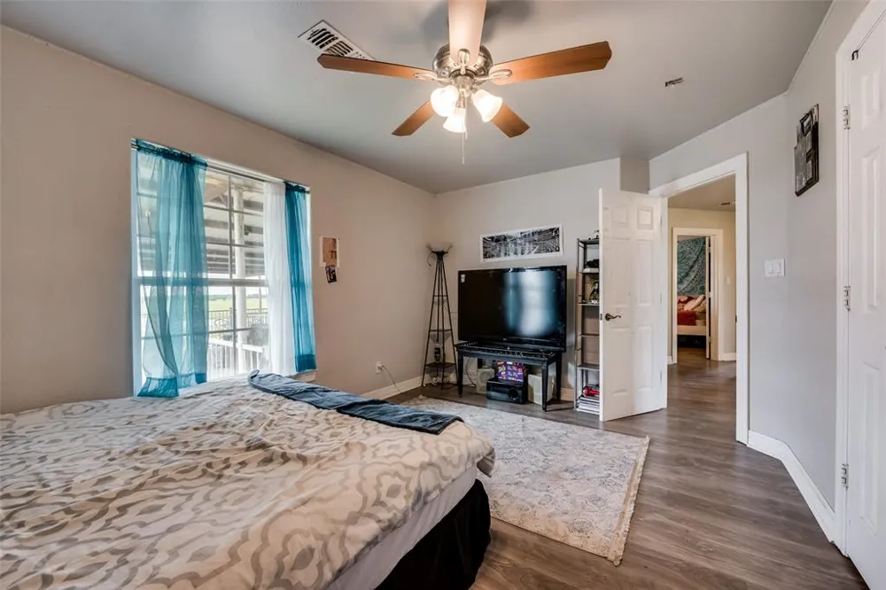 5646 US Highway 69 Celeste, TX 75423
