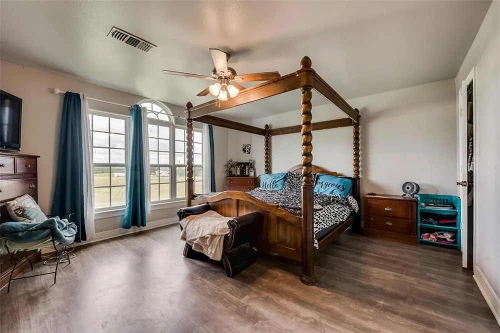 5646 US Highway 69 Celeste, TX 75423