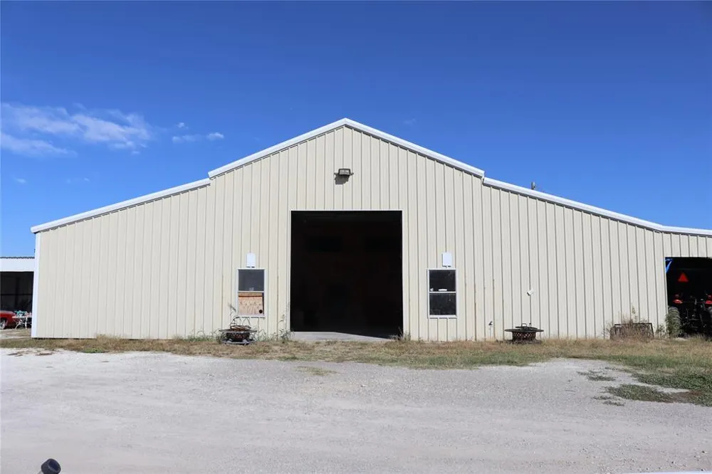 5646 US Highway 69 Celeste, TX 75423