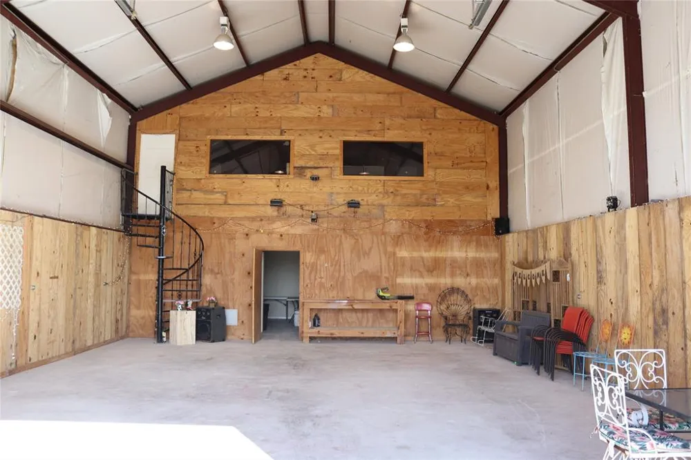 5646 US Highway 69 Celeste, TX 75423