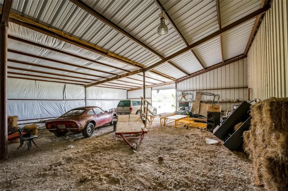 5646 US Highway 69 Celeste, TX 75423