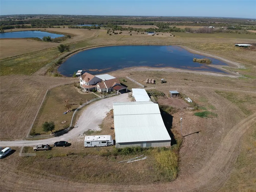 5646 US Highway 69 Celeste, TX 75423