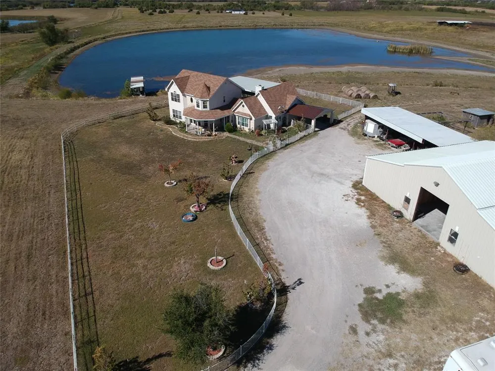 5646 US Highway 69 Celeste, TX 75423