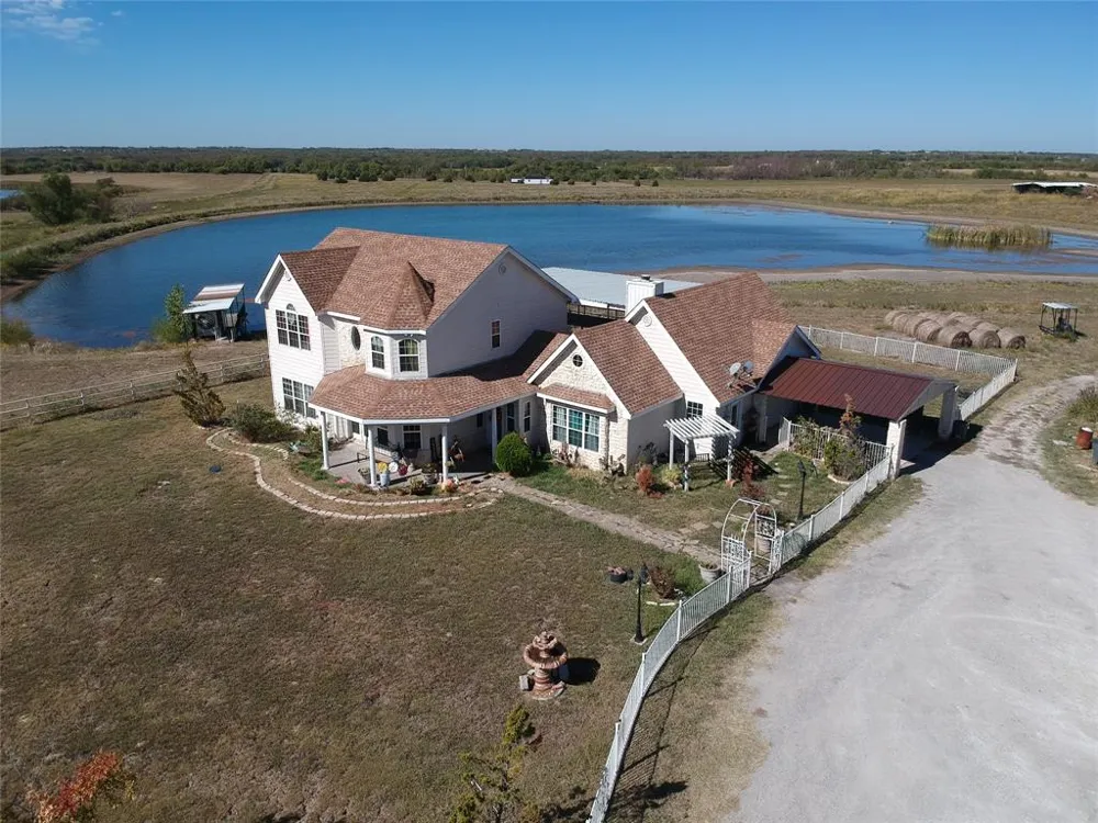 5646 US Highway 69 Celeste, TX 75423