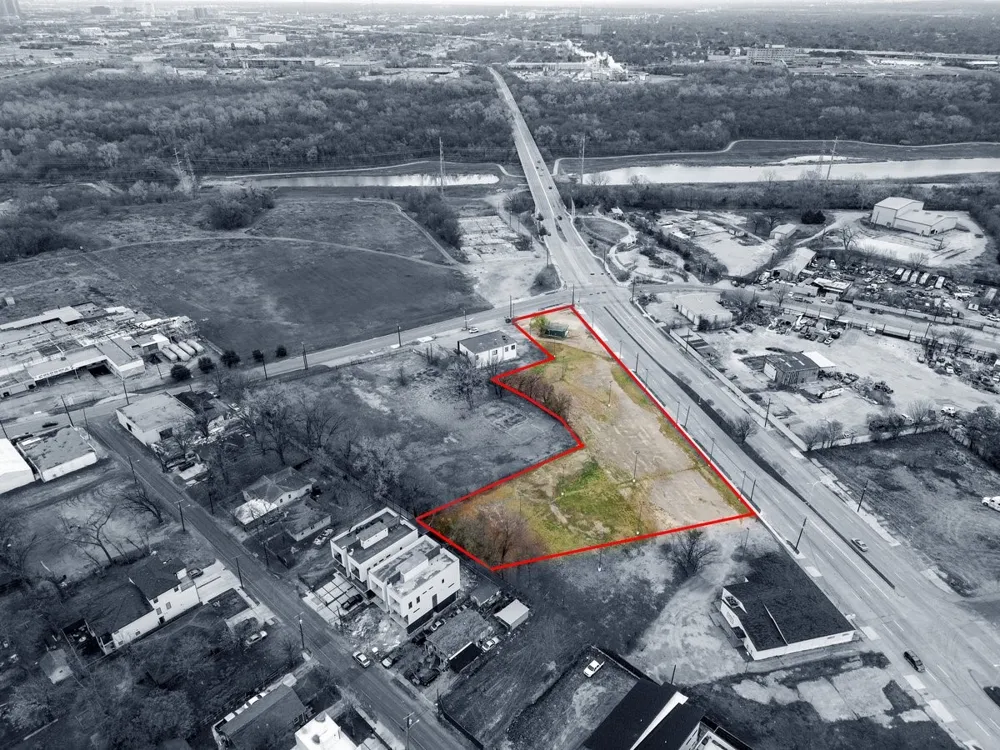 3333 Cedar Crest Boulevard Dallas, TX 75203