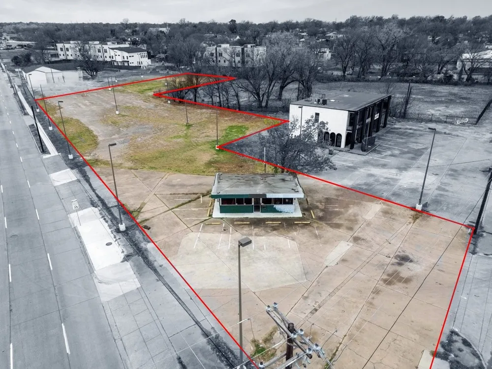 3333 Cedar Crest Boulevard Dallas, TX 75203