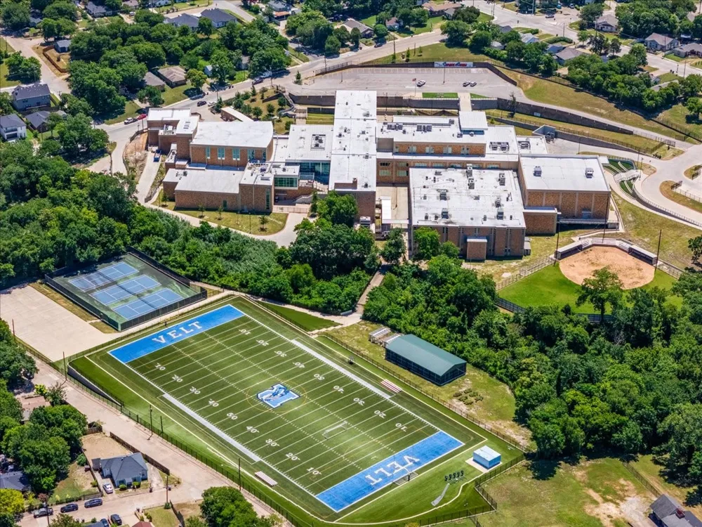 3333 Cedar Crest Boulevard Dallas, TX 75203