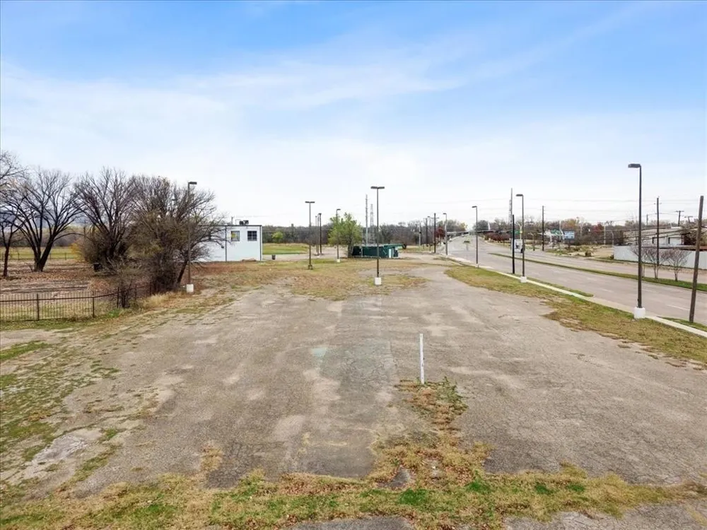 3333 Cedar Crest Boulevard Dallas, TX 75203