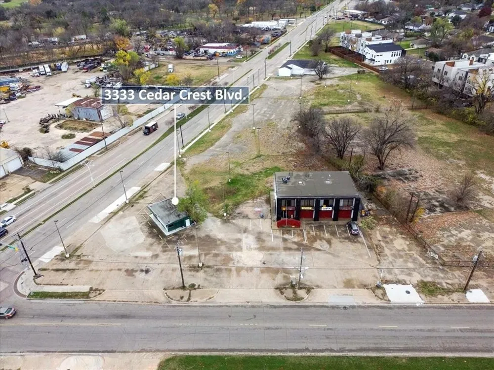 3333 Cedar Crest Boulevard Dallas, TX 75203