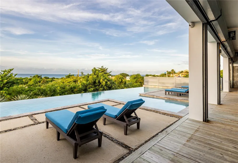 673 CASA BLUE Vieques, PR 00765