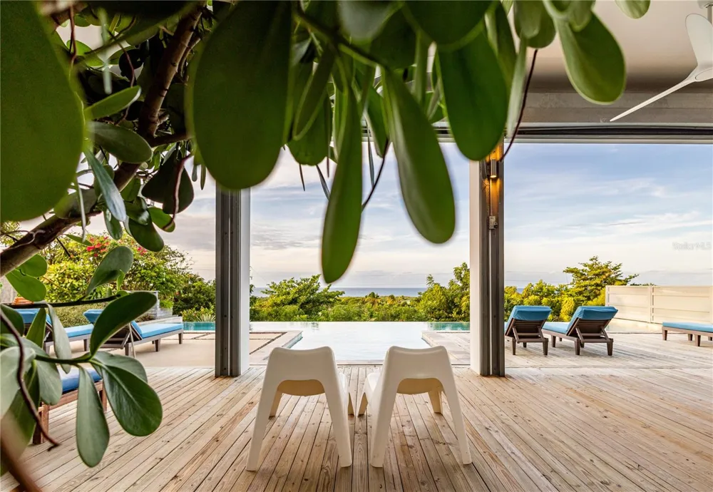 673 CASA BLUE Vieques, PR 00765