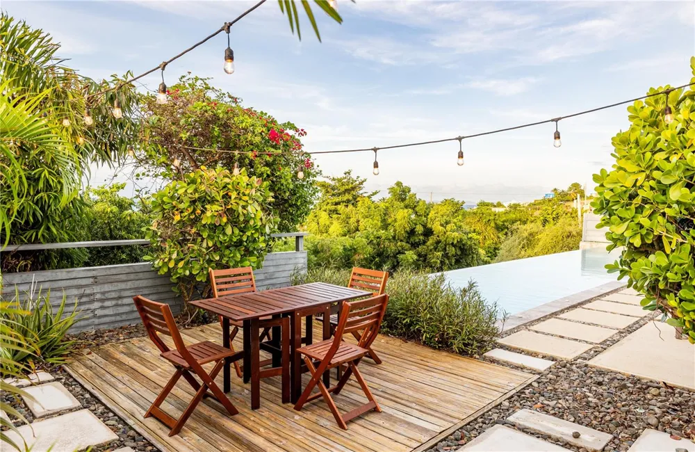 673 CASA BLUE Vieques, PR 00765