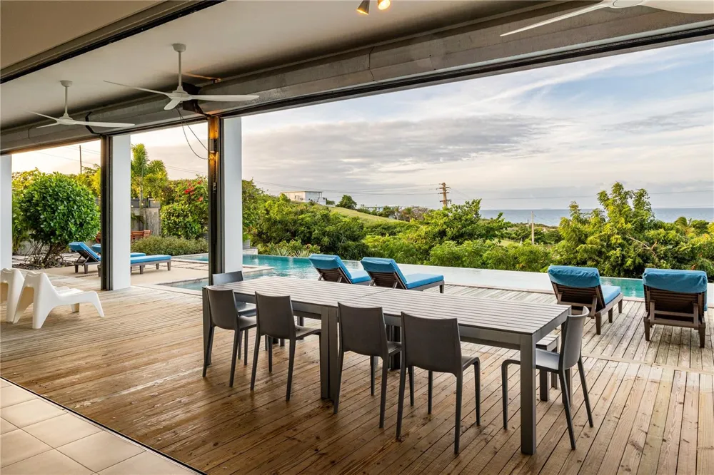 673 CASA BLUE Vieques, PR 00765