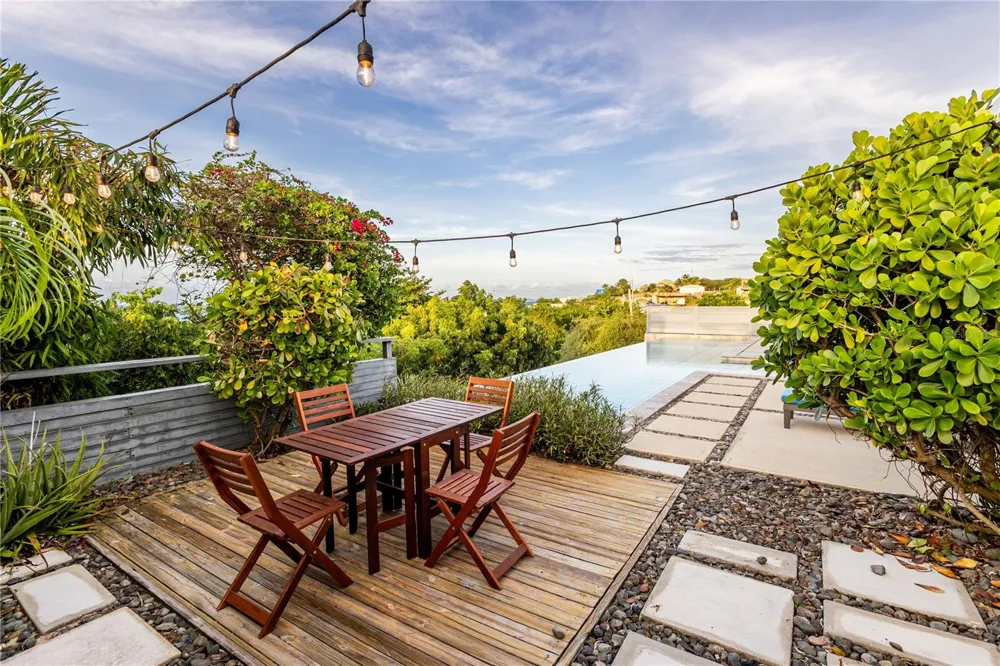 673 CASA BLUE Vieques, PR 00765