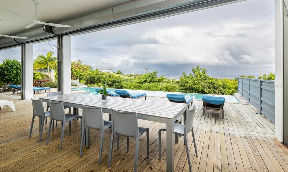 673 CASA BLUE Vieques, PR 00765