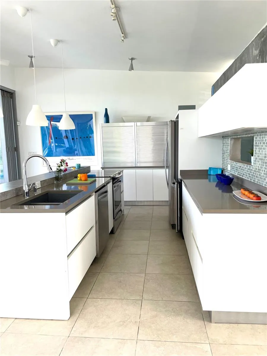 673 CASA BLUE Vieques, PR 00765