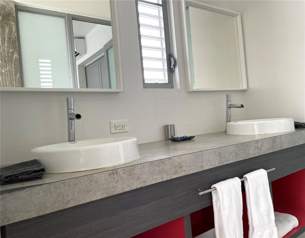 673 CASA BLUE Vieques, PR 00765